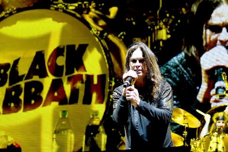 ozzy singing on stage 